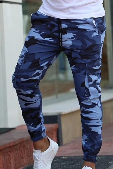 Unique Men's Pants Camo Print Flap Pocket Drawstring Waist Zipper Split Banded Cuffs Regular Fitted Casual Pants