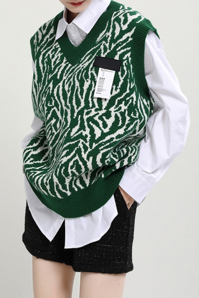 Trendy Women's Knit Vest Stripe Pattern Contrast Trim V Neck Sleeveless Relaxed Fit Knit Vest
