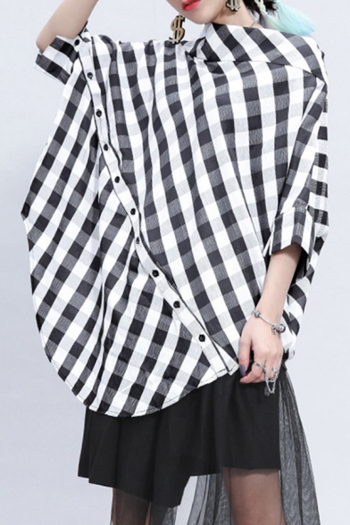 Stylish Womens Shirt Checkered Pattern 3/4 Batwing Sleeve Boat Neck Oblique Button Curved Hem Loose Shirt in Black-white