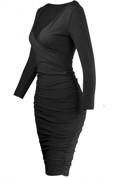 Casual Women's Bodycon Dress Solid Color Ruched Detail Surplice Neck Long-sleeved Slim Fitted Midi Bodycon Dress