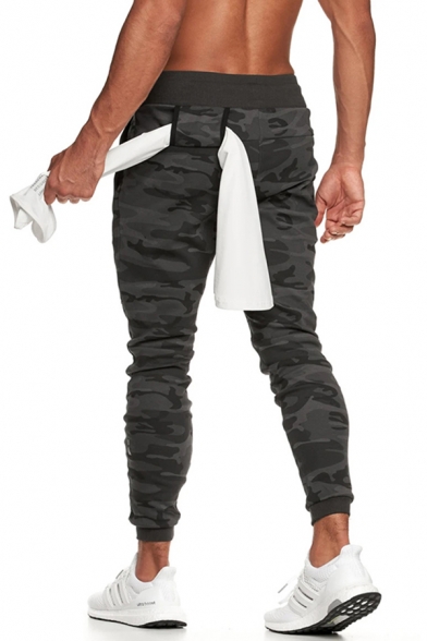 Trendy Men's Training Pants Camo Pattern Contrast Trim Zip Pocket Drawstring Elastic Waist Banded Cufss Regular Fitted Gym Pants