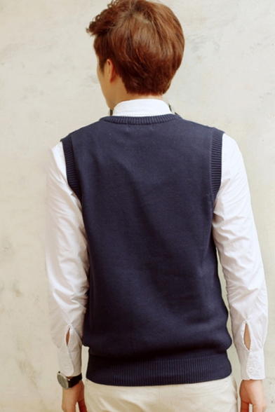Fancy Men's Knit Vest Solid Color Ribbed Trim Sleeveless Regular Fitted Sweater Knit Vest
