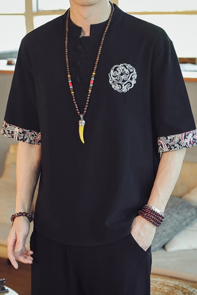 Fancy Men's Tee Top Contrast Paisley Trim Horn Button Embroidered Round Neck Half Sleeve Regular Fitted T-Shirt
