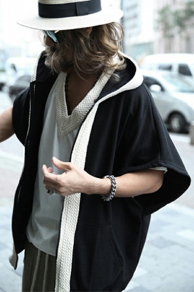 Men Fashionable Hoodie Contrasted Half Sleeve Zip Closure Loose Fit Hoodie in Black