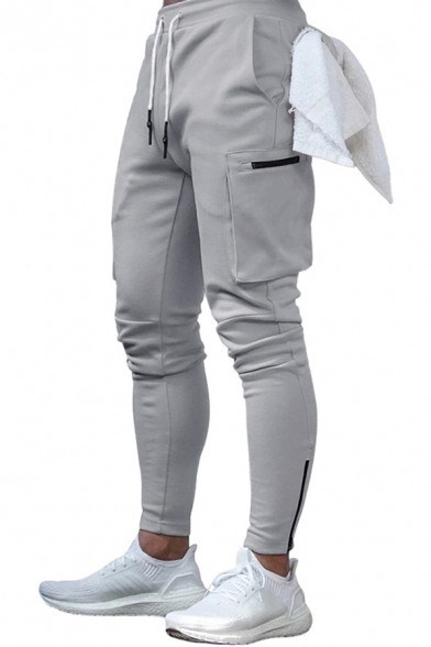 Modern Cargo Pants Pure Color Elastic Waist Mid-Rise Zippered Vent Pocket Detailed Fitted Pants for Men