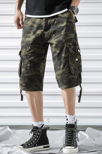 Street Style Cargo Shorts Camo Print Flap Pockets Mid Rise Knee-Length Fitted Shorts for Men