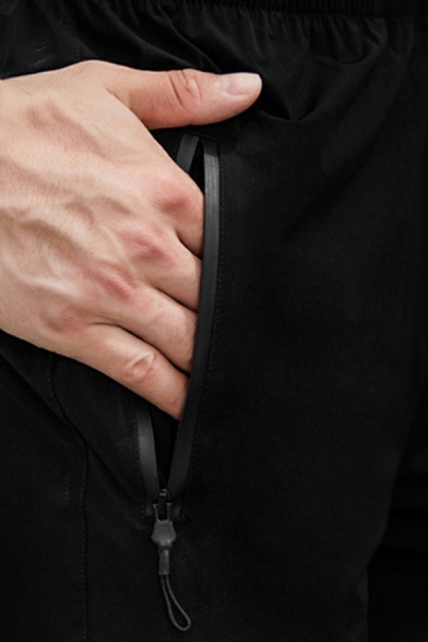 Men Sporty Pants Plain Drawstring Zip Pocket Detail Mid-Rise Long Skinny Sweatpants Pants