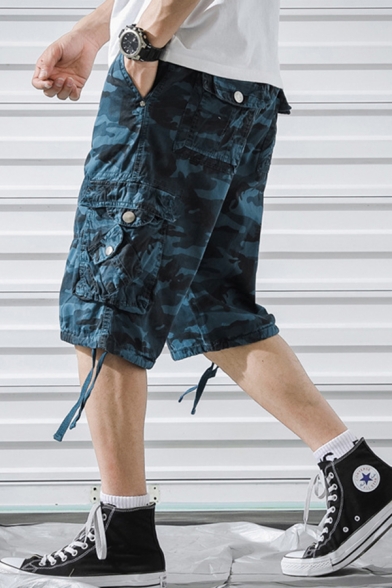 Street Style Cargo Shorts Camo Print Flap Pockets Mid Rise Knee-Length Fitted Shorts for Men