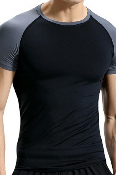 Dashing T-shirt Contrast Lined Print Round Collar Short Sleeve Slimming Tee for Men