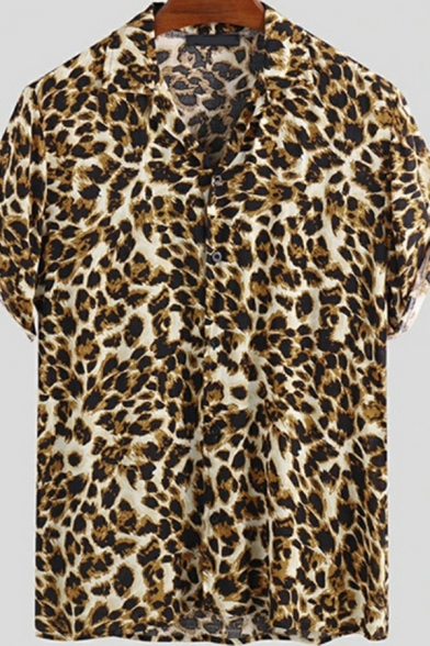 Men Fashionable Shirt Leopard Printed Button up Short Sleeves Spread Collar Relaxed Shirt in Yellow-Black