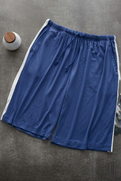 Basic Men Shorts Contrast Line Pattern Drawcord Waist Pocket Loose Fit Shorts