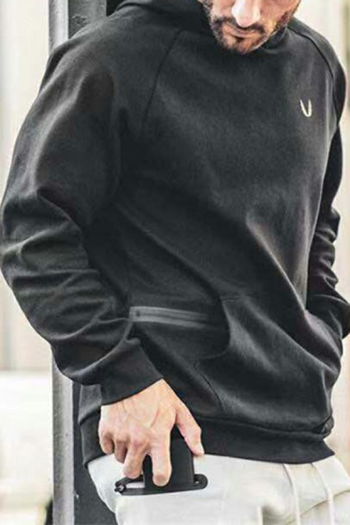 Sporty Men's Hoodie Front Pocket Contrast Trim Long-Sleeved Regular Fit Hooded Sweatshirt