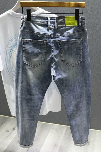 Men Sporty Denim Pants Solid Color Zip Closure Distressed Pocket Detail Fitted Denim Pants