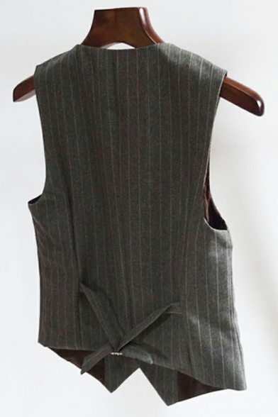 Men Street Look Suit Vest Stripe Pattern V-Neck Pocket Button Embellished Fitted Suit Vest