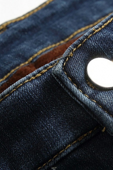 Fashionable Men Jeans Dark Wash Mid Rise Pocket Detail Button Placket Slim Fit Jeans