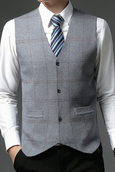 Simple Sweater Vest Plaid Pattern V-Neck Pocket Detail Button Closure Regular Fit Knitted Vest for Men