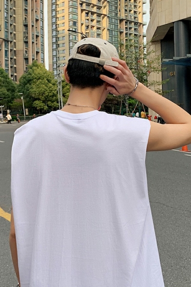 Men's Fashionable Solid Color Tank Top Sleeveless Round Neck Relaxed Fit Tank Top