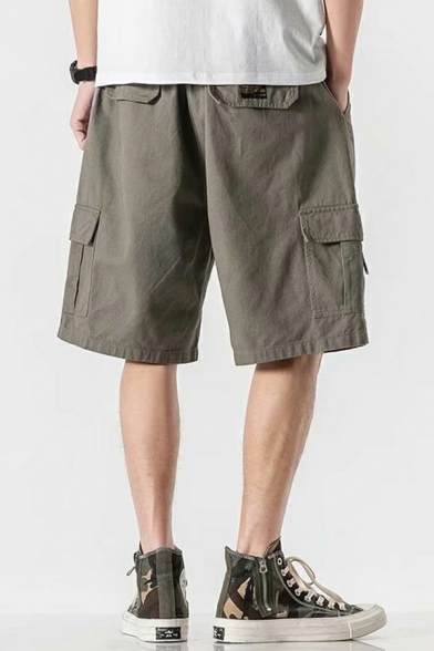 Basic Men Solid Color Drawcord Waist Pocket Loose Fit Mid Rise Cargo Shorts