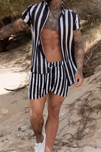 Unique Striped Pattern Mid Rise Skinny Drawstring Waist Shorts for Guys