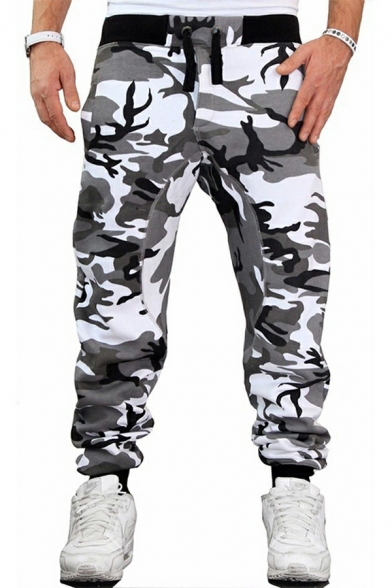 Dashing Camouflage Printed Pocket Designed Mid Rise Regular Drawstring Pants for Men