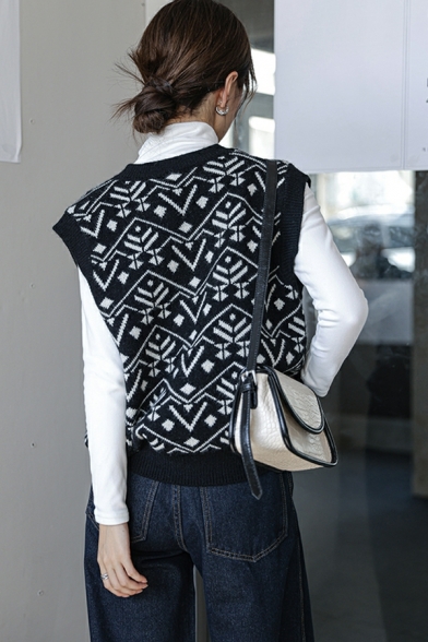 Fashionable Geometric Pattern V-neck Sleeveless Regular Fit Knit Vest for Girls