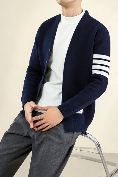 Men Popular Stripe Printed Long Sleeves Regular Fit Pocket Button Closure Cardigan