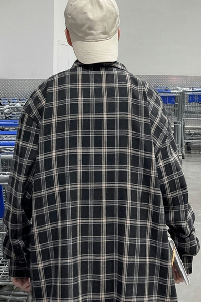 Guys Fashion Plaid Print Chest Pocket Long Sleeve Spread Collar Loose Fit Button Up Shirt