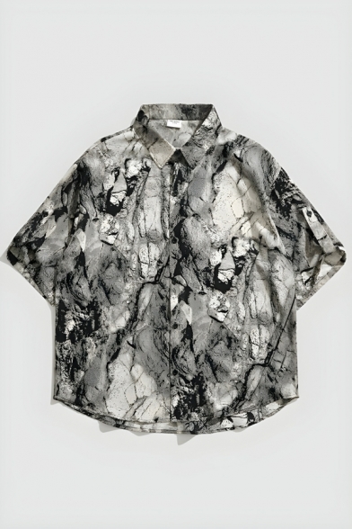 Fashion Men’s Relax Fit Geometric Pattern Lapel Neck Short Sleeve Button-down Shirt