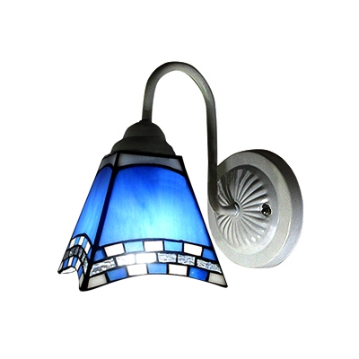 

Blue and White Art Glass Tiffany Style One Light Wall Sconce, HL275494