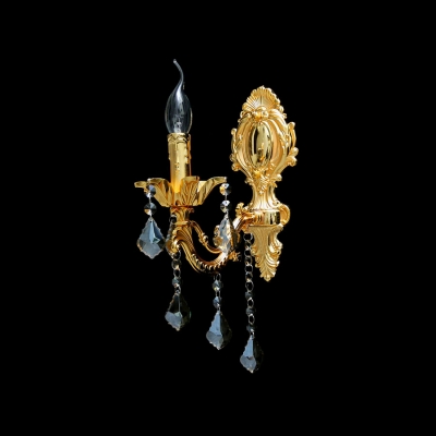 Luxurious European Style Single Light Wall Sconce with Golden Detailing Base and Elegant Crystal Drops