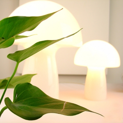 Graceful and Bold Design Mushroom Designer Table Lamps for Restaurant