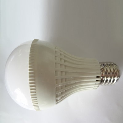 220V E27 12W 180° Cool White Lighted LED Globe Bulb