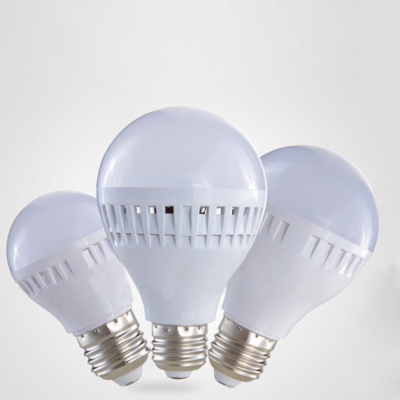 E27 9W LED Ball Bulb 300lm Cool White Light