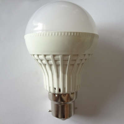 LED Ball Bulb 6000K 180° E27 9W  in White Plastic