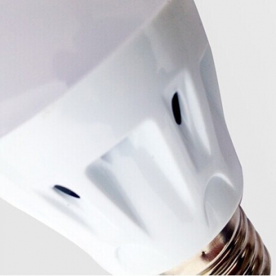 7W 2835SMD E27 Warm White Plastic LED Globe Bulb