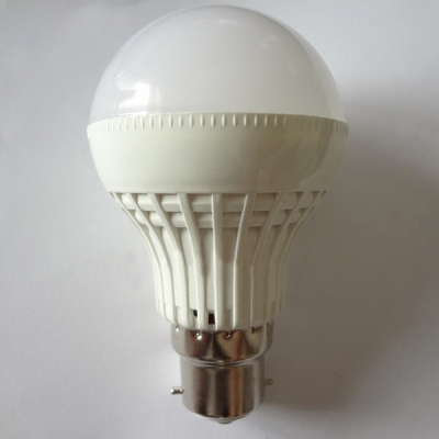 Warm White Light 180° E27 7W  LED Ball Bulb in White
