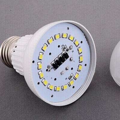 E27 5W 6000K SMD2835 180°  LED Ball Bulb in White