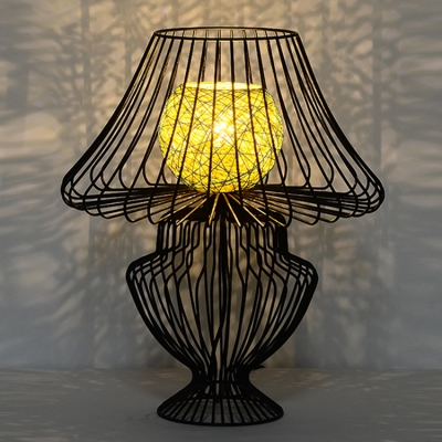 Industrial Desk Lamp with Nordic Vase Shade Wire Metal Cage