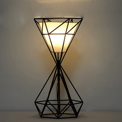 Industrial Desk Lamp with Nordic Diamond Shade Wire Metal Cage