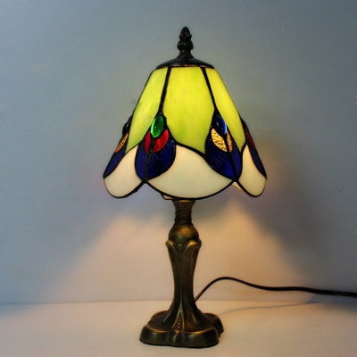 Vintage Mini Tiffany Stained Glass Table Lamp with Scalloped Edge