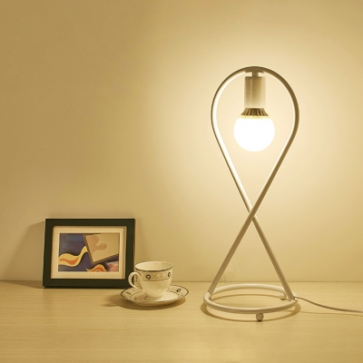 Modern Style Mini Fish Bracket 1-Bulb Mini Table Lamp