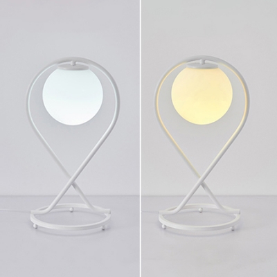 White Metal bracket Modern Table Lampe 1 Light in Globe
