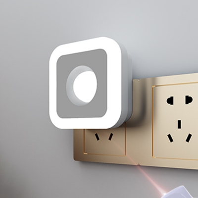 Remote/Motion Activated Plug-in Mini Square Night Light for Corridor Stairway
