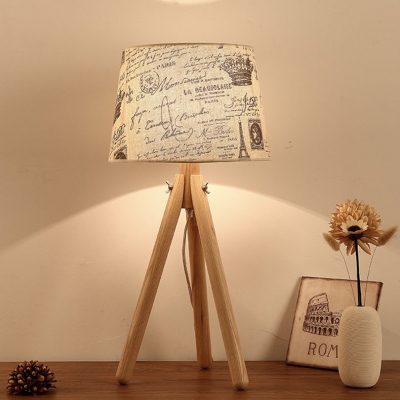 Rustic Style Tripod Table Lamp Fabric Shade 1 Head Decorative Table Light for Living Room