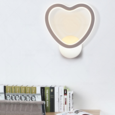 Modern Simple Style Triangle/Heart Shape LED Wall Sconce Light for Bedroom Living Room