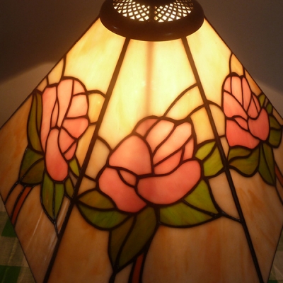 Tiffany Stained Glass Flower Pattern Table Lamp for Study Room Bedroom 2 Designs Available