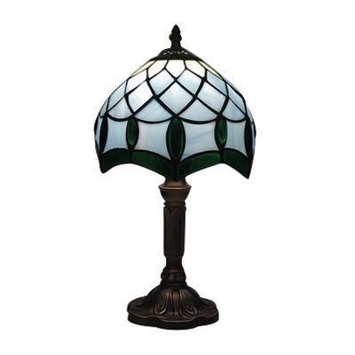 Mediterranean Style Graceful Pattern Tiffany Glass Table Lamp in Green&White