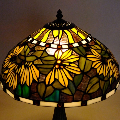 Tiffany Style Colorful Beads Accent Table Lamp Featuring Flower Patterned Glass Shade