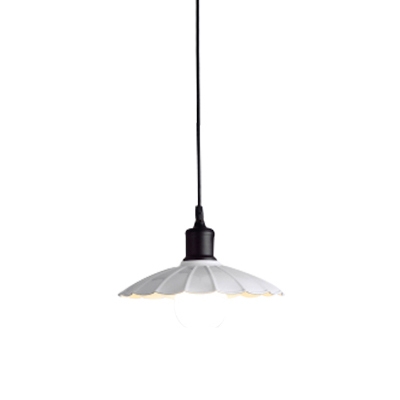 Modern Simple Style One Bulb Mini Pendant for Coffee Shop with Metal Scalloped Shade