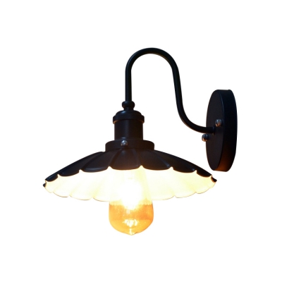 Black Finish Scalloped Wall Light Retro Style Metal 1 Bulb Wall Sconce with Curved Arm